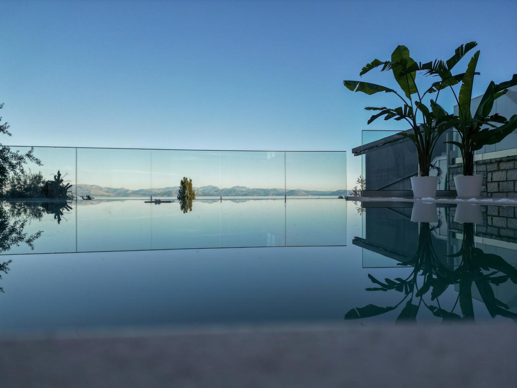 Achillion Luxury Corfu & * Perama (Corfu)