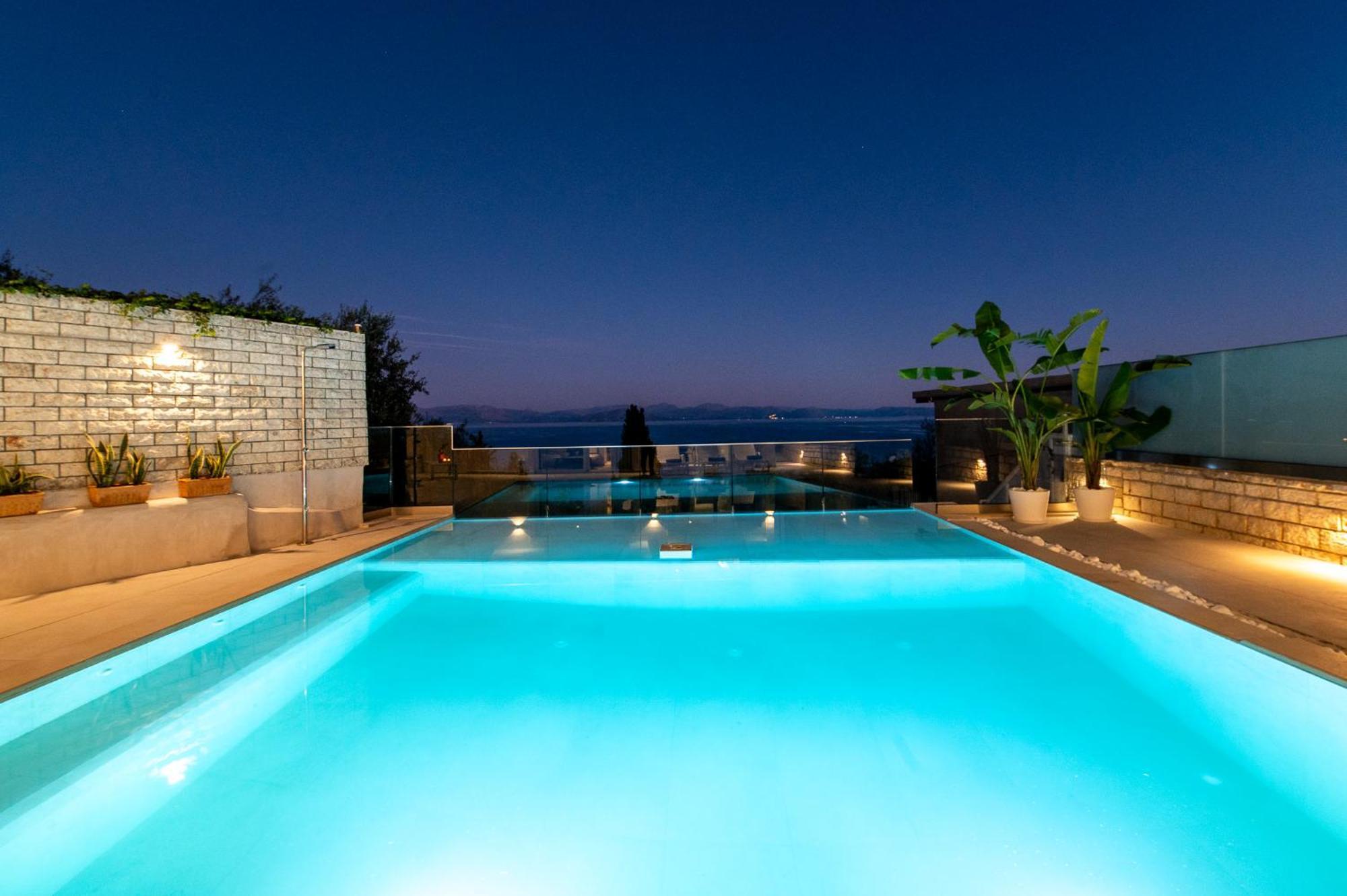 Achillion Luxury Corfu & Apartament Perama (Corfu)