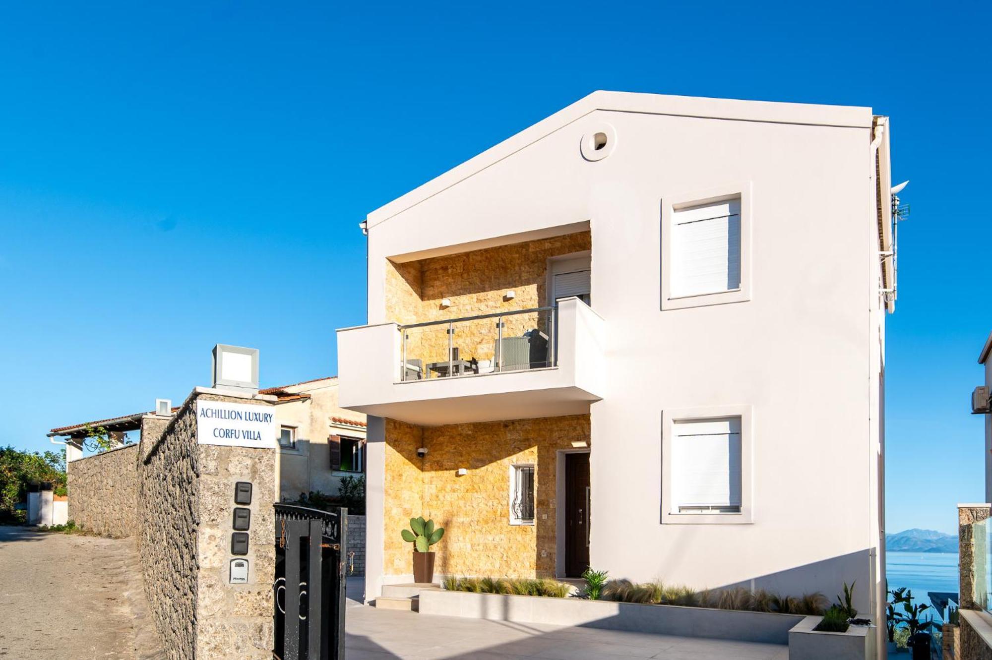 Achillion Luxury Corfu & *